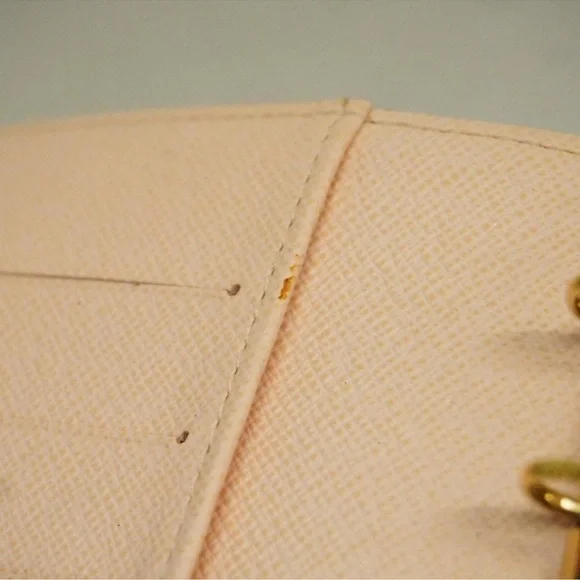 Louis Vuitton wallet agenda passport cover monogram LV koala pm pink interior - Picture 8 of 17